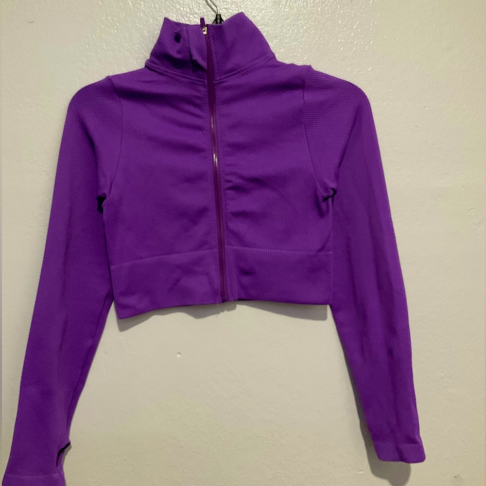 Women’s purple athletic gym SET form fitting cropped zip up and leggings size M